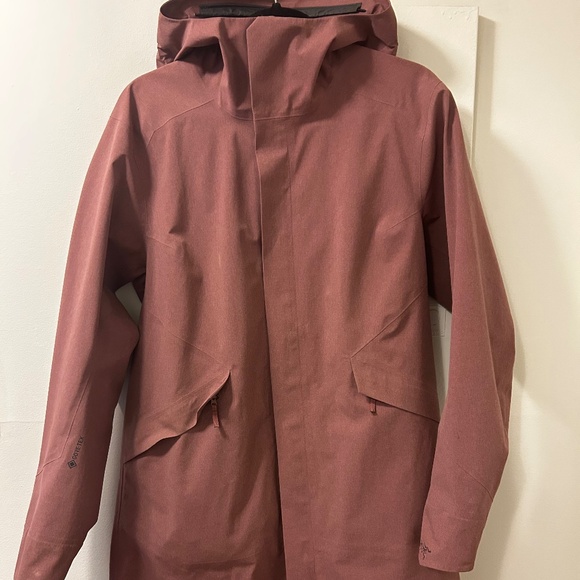 Arc’teryx Women’s long gore-tex rain jacket - Picture 1 of 5